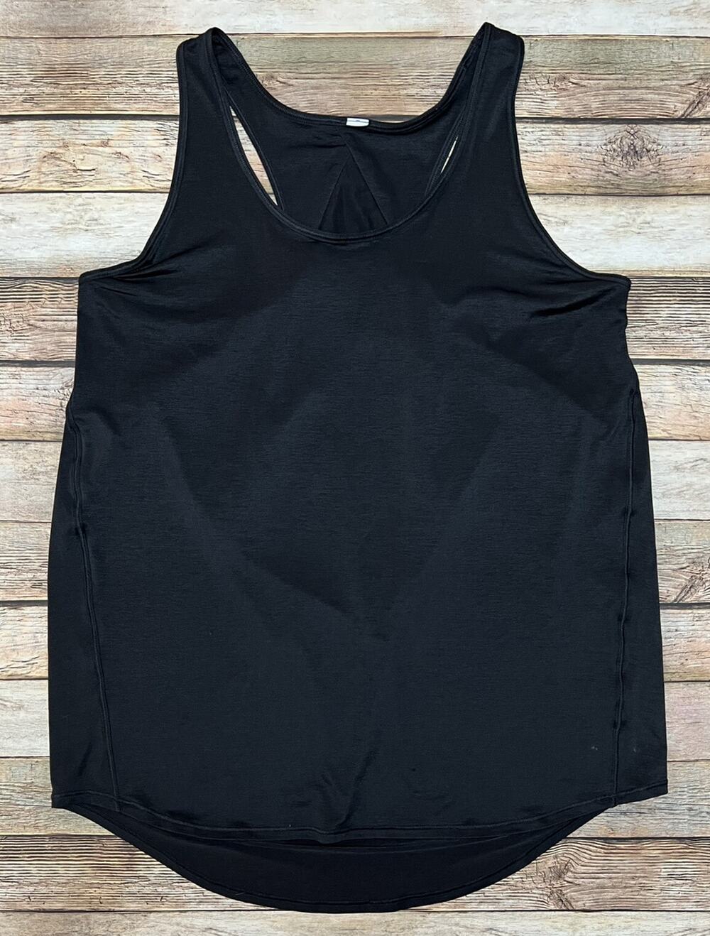 lululemon womens size 6 black 'essential tank* pleated'